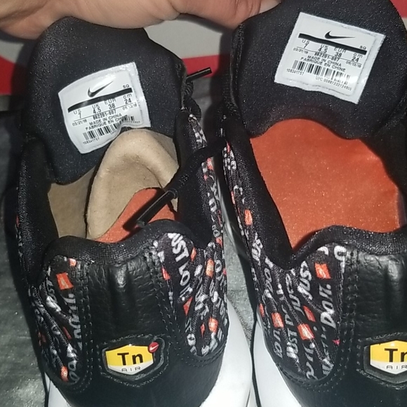 NIKE AIR MAX PLUS SE 👟 - Picture 6 of 6